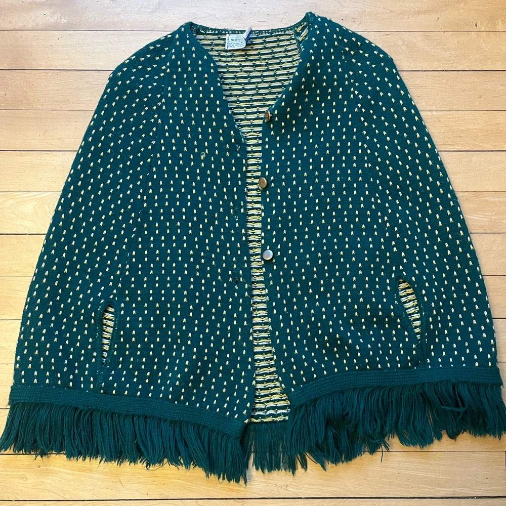 Vintage sweater poncho/capelet